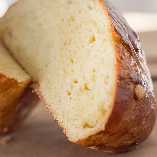 Delicious and fluffy Craquelin bread.