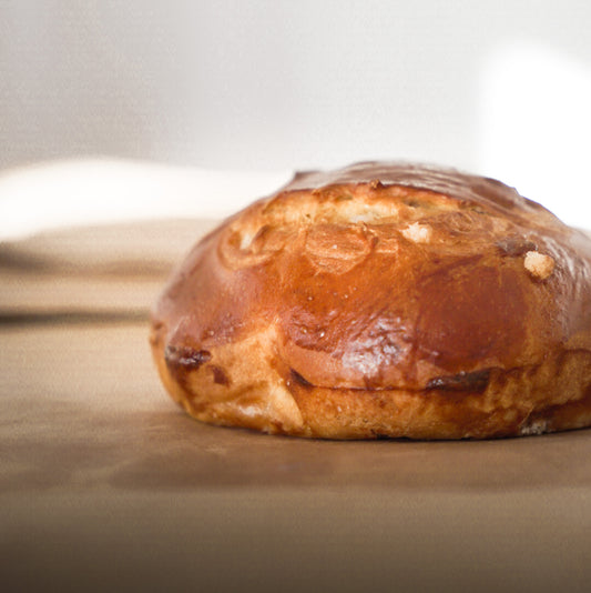 Craquelin brioche with a tender crust.
